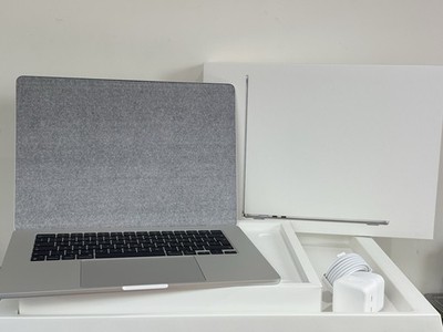 MacBook Air 15'' 2024 Apple M3 8c CPU 10c GPU Ram 8GB SSD 256GB gültig AppleCare