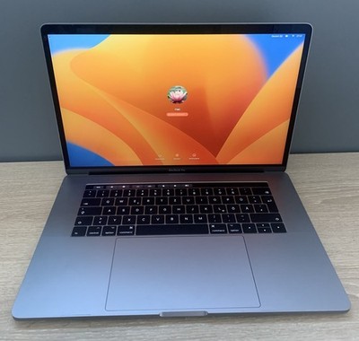 MacBook Pro  A1707 15.4''  i7-7700HQ 16GB 256GB NVMe Radeon 555 macOS B-Ware17