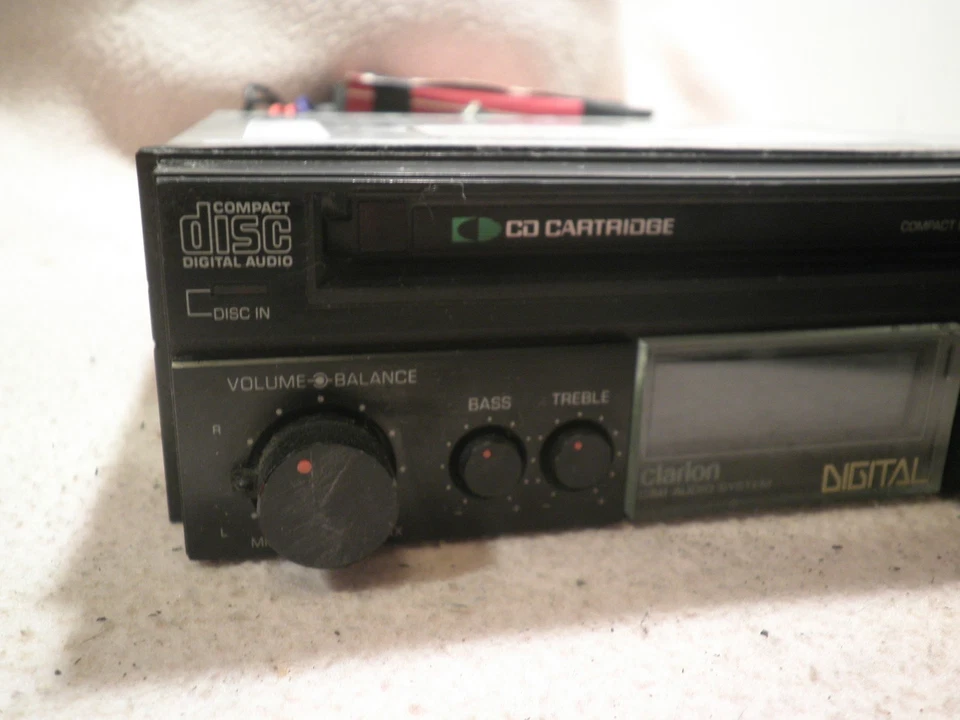 CLARION CDC5000 CD VINTAGE DA TESTARE/RICONDIZIONARE OTTIMO STATO - Immagine 2 di 4