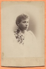 Portrait of a Young Woman circa 1890 Old Cabinet Card