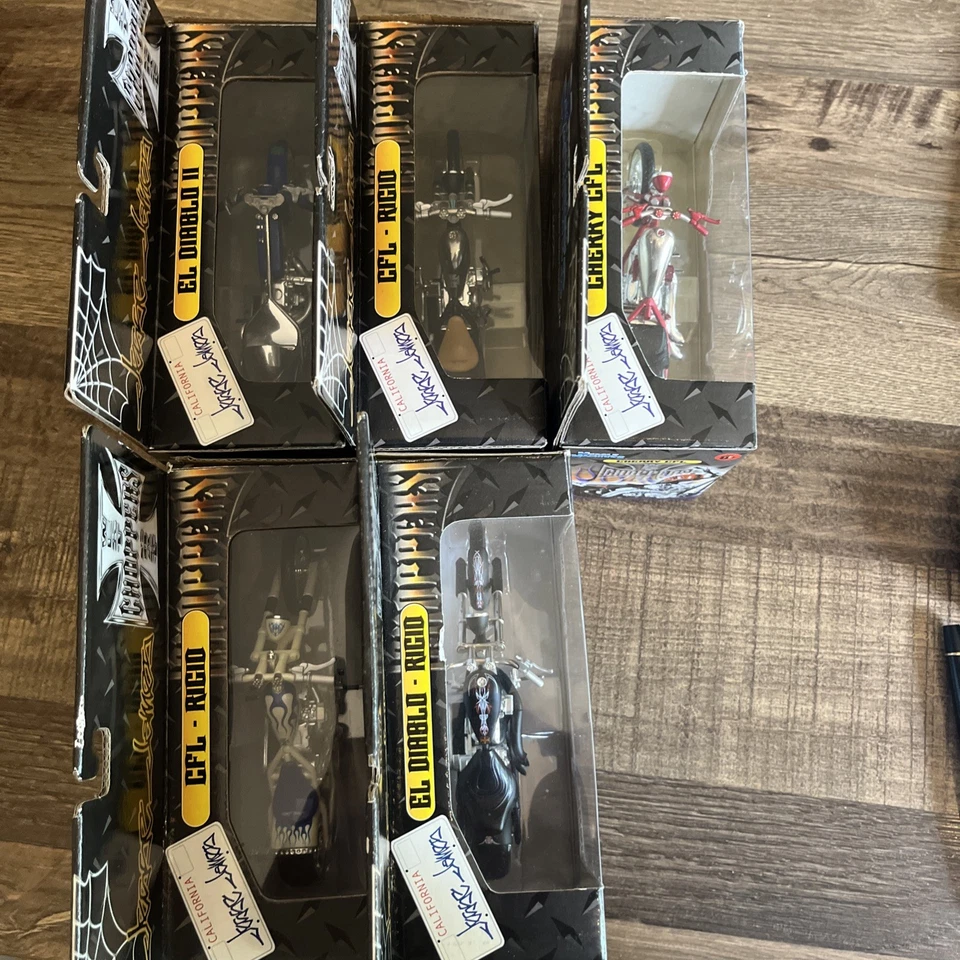 Jesse James West Coast Choppers 1/18 Muscle Machines Lote de 5. Serie 1 de colección Foto 2 de 4