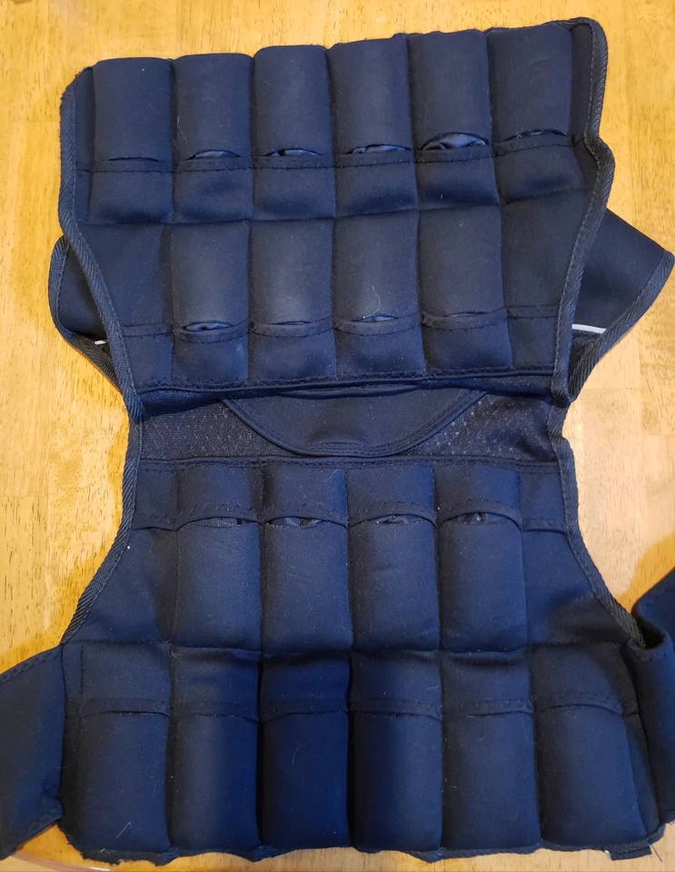 GOLDS GYM Weighted Workout Exercise Vest Adjustable 20 - 1# weights size M / S - Image 3 of 4