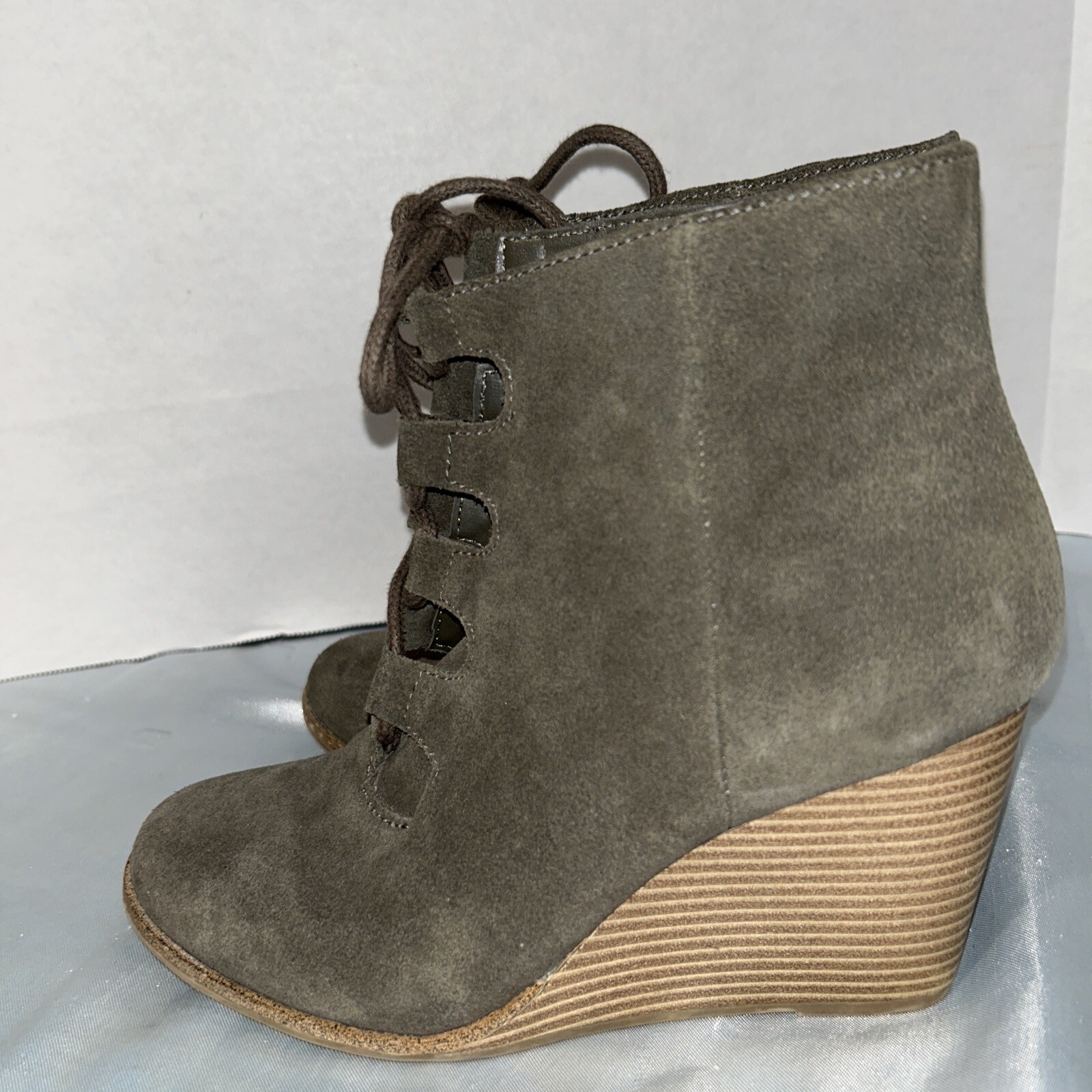 Kohls Sonoma Ankle Boot Women’s Size 9 Faux Olive Suede Lace Up Wedge