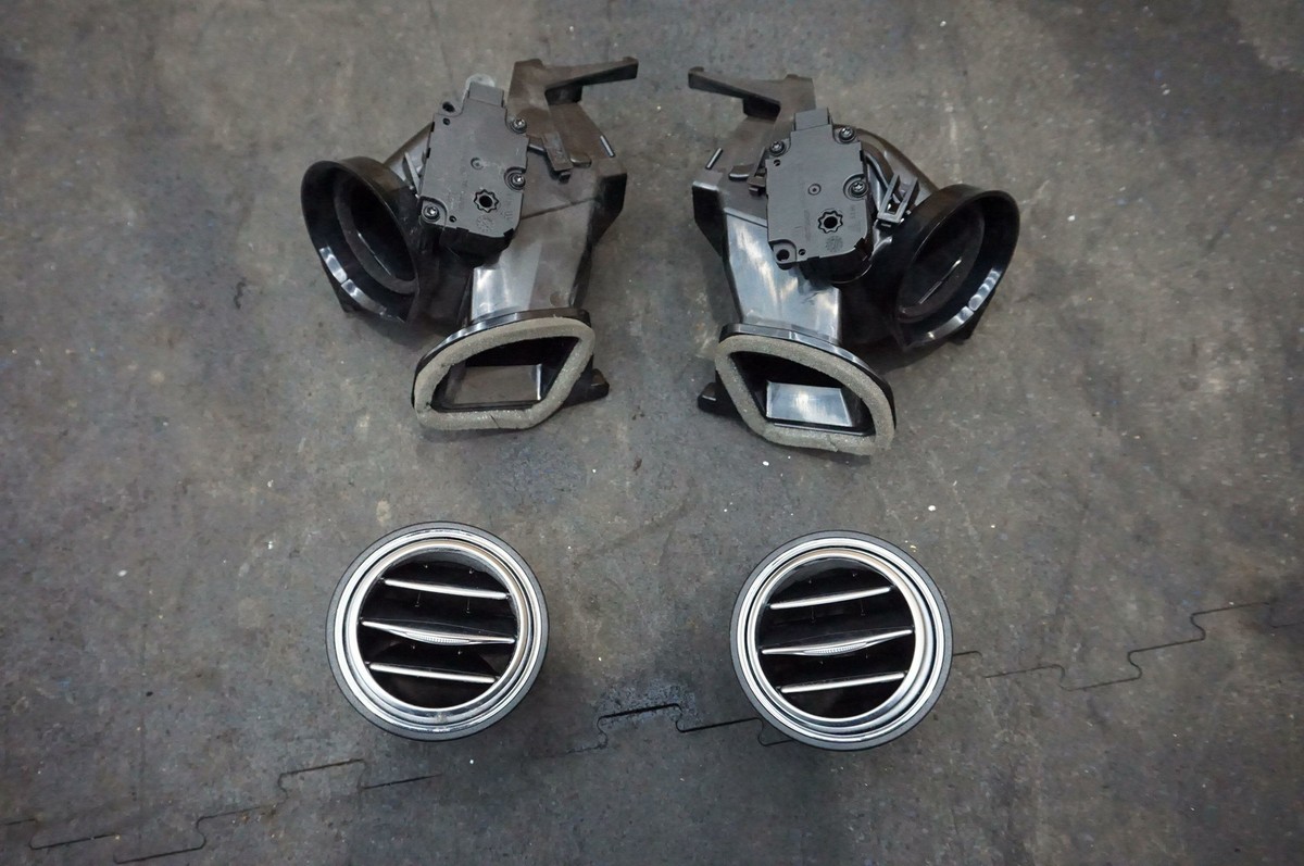 Dash Left & Right Air Heater Vent & Duct 2228300746 2228300846 