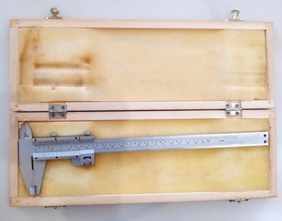 Vernier 8'' X 1/1000   Caliper in Wooden Box 200 x 0.02 mm pre-owned