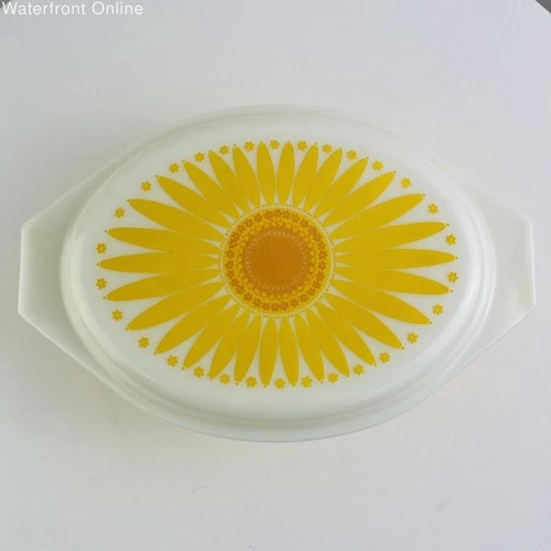 Pyrex 045 Yellow Daisy/Sunflower 2.5 Quart Lidded Casserole Dish Vintage Retro