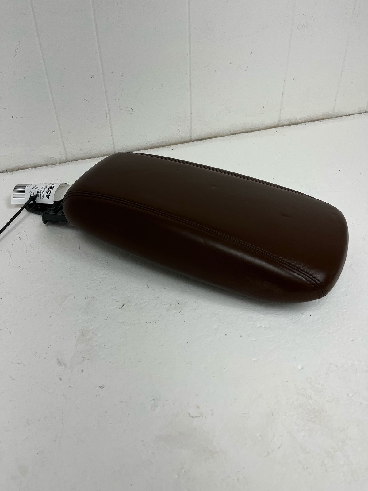 2023-2026 MASERATI GRECALE GT M182 CENTER CONSOLE STORAGE LID FOLDING ARM REST
