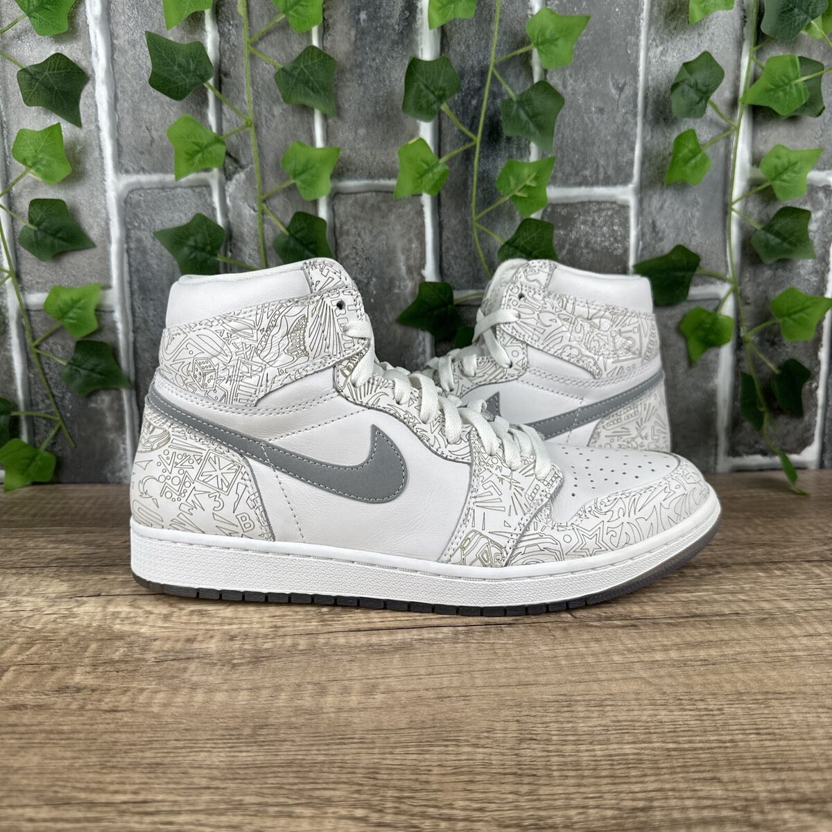 Size 10.5 - Jordan 1 Retro High OG Laser 2015 30th Size 10.5 - Jordan 1 Retro High OG Laser 2015 30th