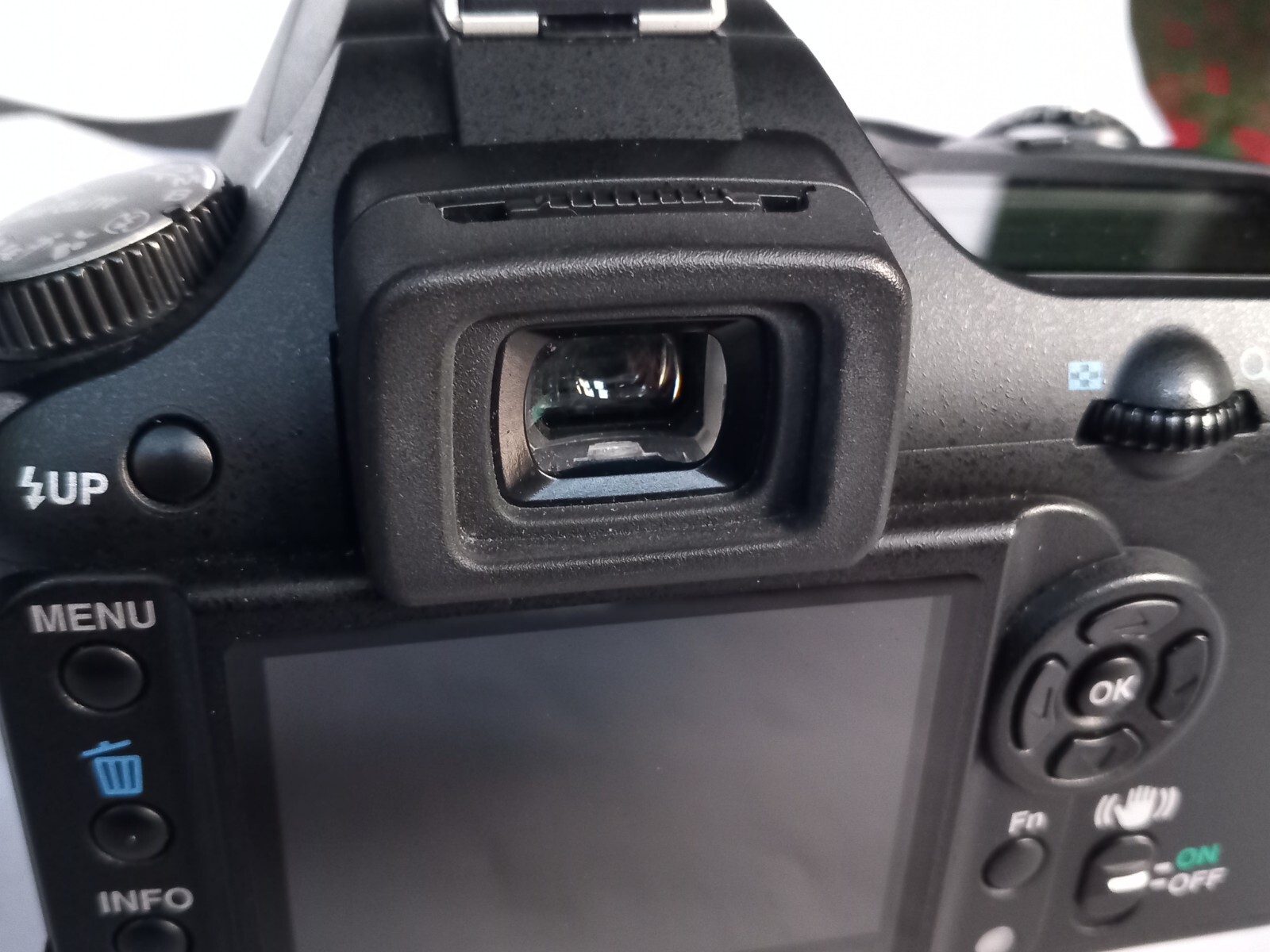 Pentax K100D Digital SLR with SMC Pentax DA 18 50mm f/3.5 5.6 Zoom