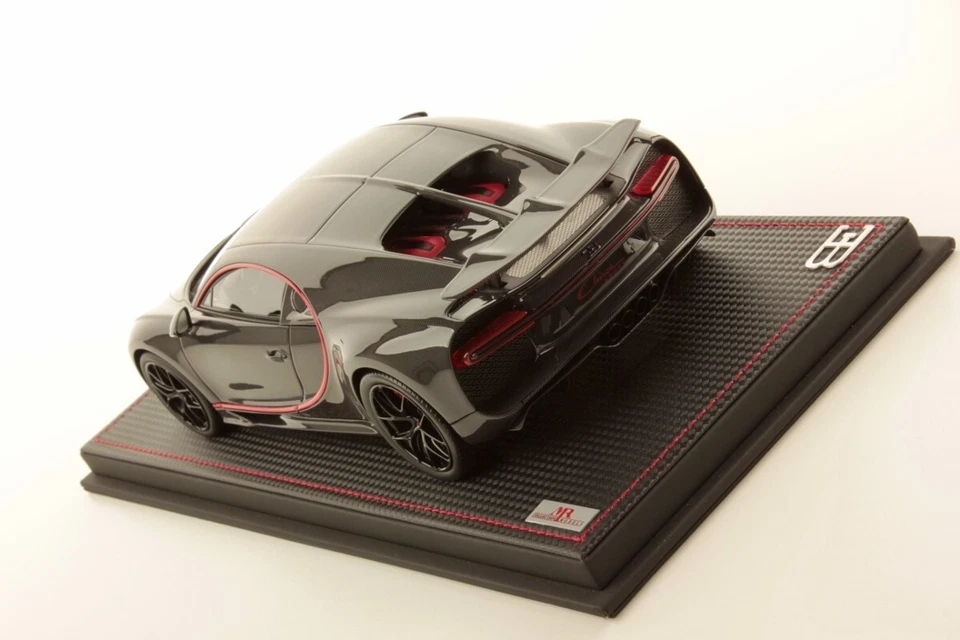 MR Bugatti Chiron Sport Grey Carbon with Red Frame - Limited 49 pcs 1/18, RARE - Image 4 of 4