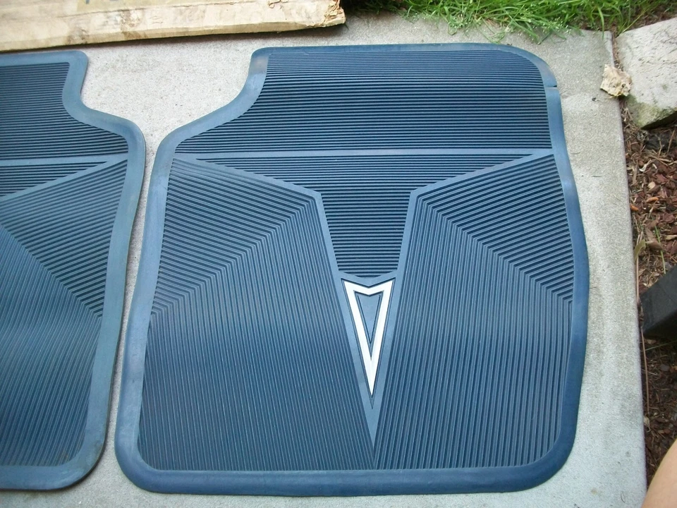 Alfombrillas traseras azules Pontiac GTO Tempest Firebird 1966-1969 nuevas de colección raras GM 988626 Foto 3 de 4