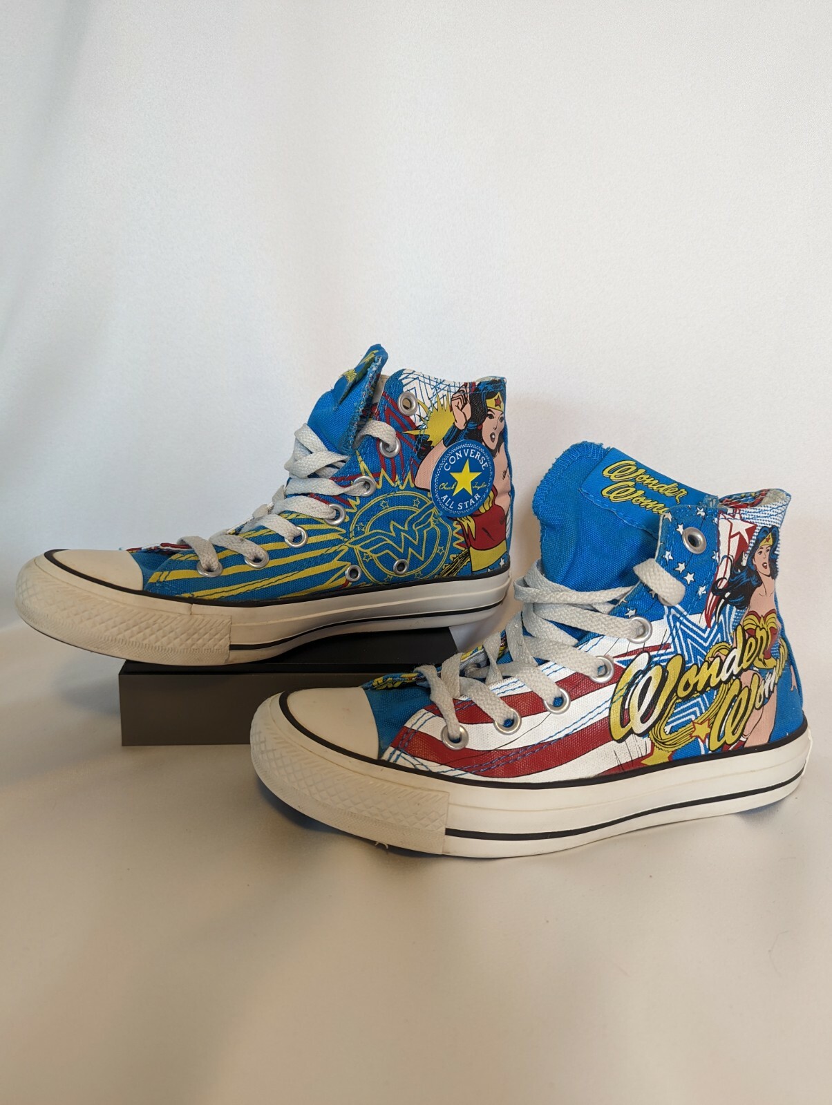 DC Comics Wonder Woman High Top Converse Women's 6 rare | eBay