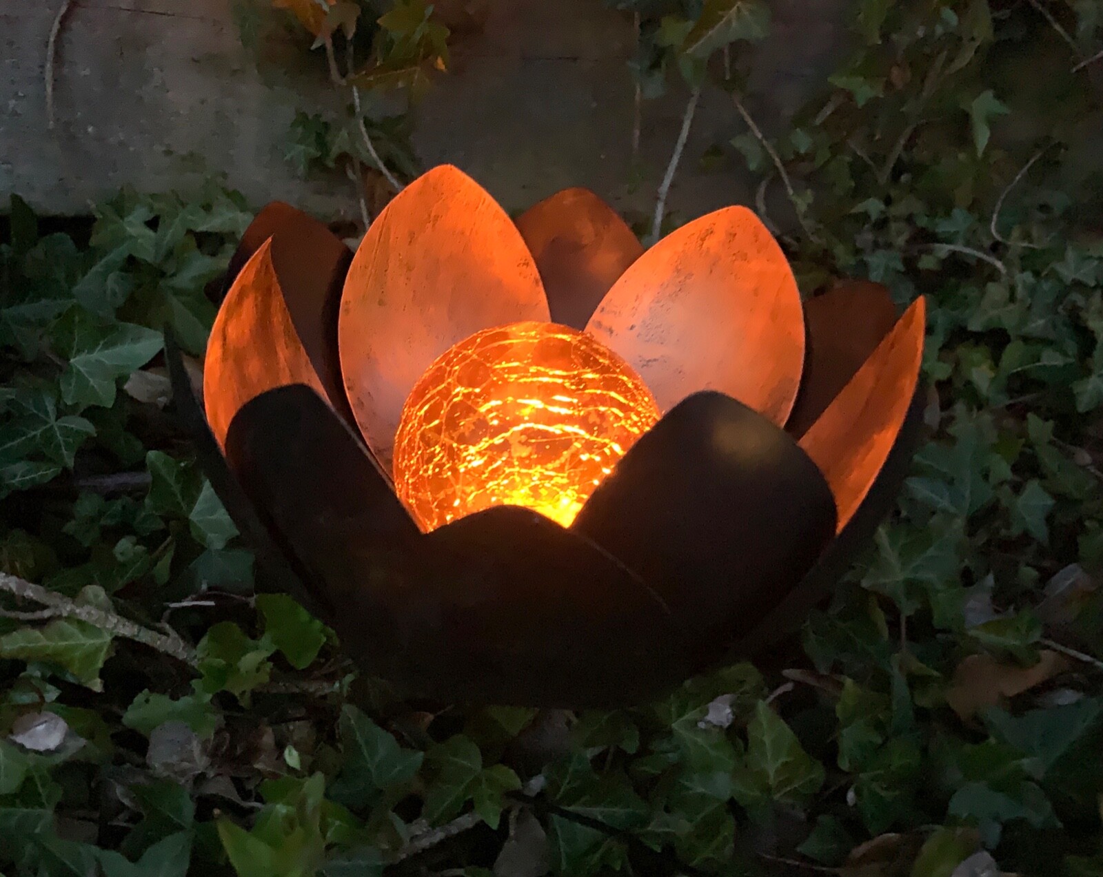 Lotus Flower Solar LED Outdoor Garden Cracked Glass Ball Metal Water Lilly Light