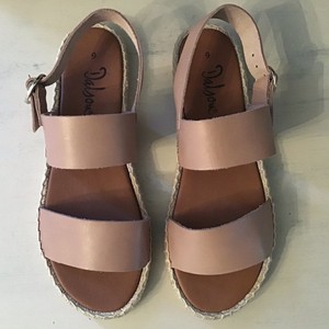 espadrilles with straps