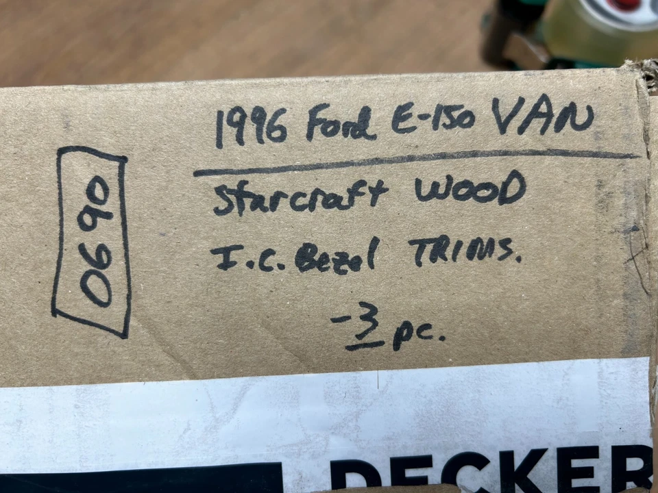 92-96 Ford E-150 VAN Starcraft - Moldura medidor de painel de instrumentos acabamento em madeira - Imagem 2 de 4