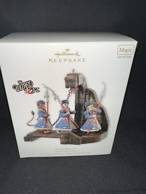 Hallmark  To the Rescue The Wizard of Oz  2010 Ornament