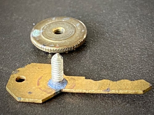 VTG - OLDSMOBILE ROCKET 88 Key Lapel Pin Tie Tack screwback, GM Auto Memorabilia - Picture 9 of 13