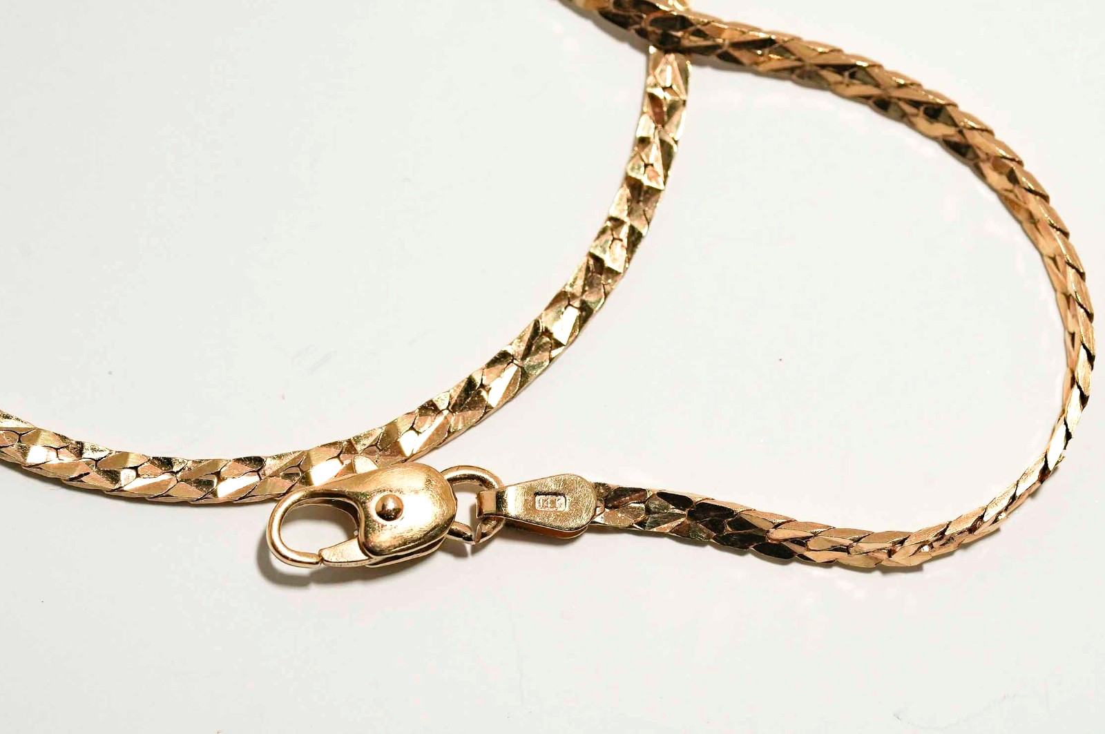 UnoAErre  Solid 14K Gold Triangle Herringbone Nec… - image 6