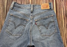 Levi's Premium Ribcage Straight Jeans Womens 27x31 Light Wash High Rise Stretch