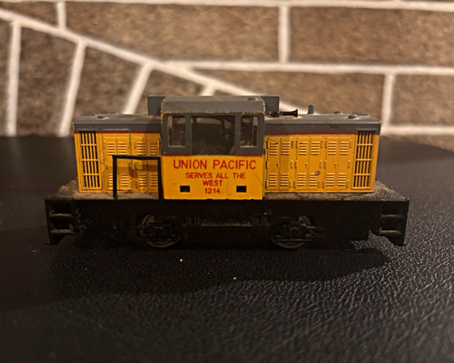 Interruptor diésel cabina central Union Pacific escala AHM HO 1214 de colección sin probar | Condition: Used