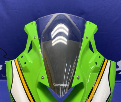 立体的な額　52.5x41.5 Kawasaki Front Cowling (Green) ZX-4R/RR 2023-2026 OEM 55061-5224