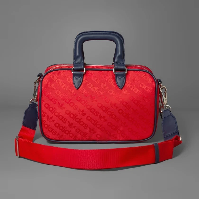 Mini Bolso de Mano Adidas Originales Golf Monograma Redondo Mejor Escarlata/Noche Índigo Foto 3 de 4