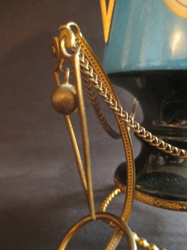 ancien vase Napoléon 3 en porcelaine peinte et bronze portrait femme XIX ème - Picture 6 of 7