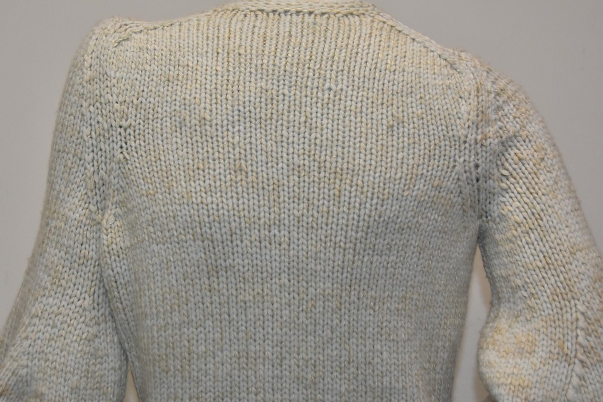 NEW Chanel Cardigan Jacket Sweater CASHMERE SILK Green NEW Chanel Cardigan Jacket Sweater CASHMERE SILK Green