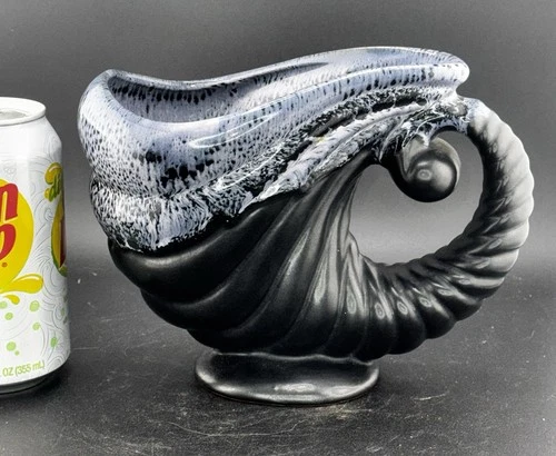 Roseville Capri # 556-6” Black Cornucopia w Drip Over-Glaze In Exc Mint Cond.