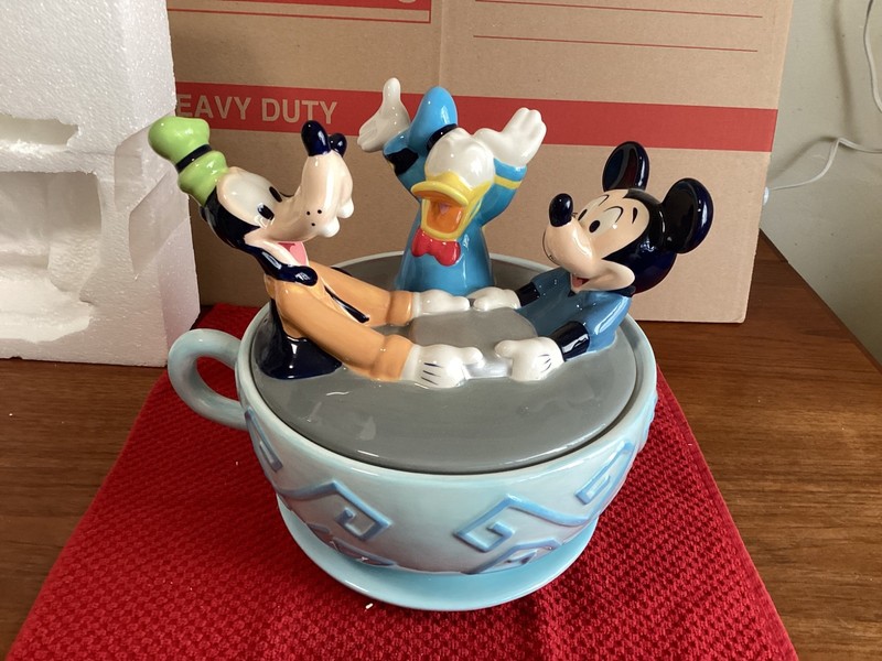 Disney Teacup Ride Cookie Jar with Mickey Mouse, Donald Duck and Goofy. Rare.