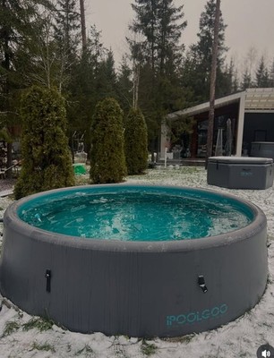 Inflatable portable pool 
