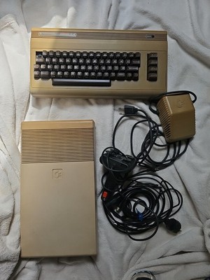 Commodore C64C Retro Computer Komplettset mit 1541 Laufwerk, Netzteil, Joystick