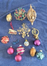 Assorted  Christmas Ornaments Lot of 15. BX3
