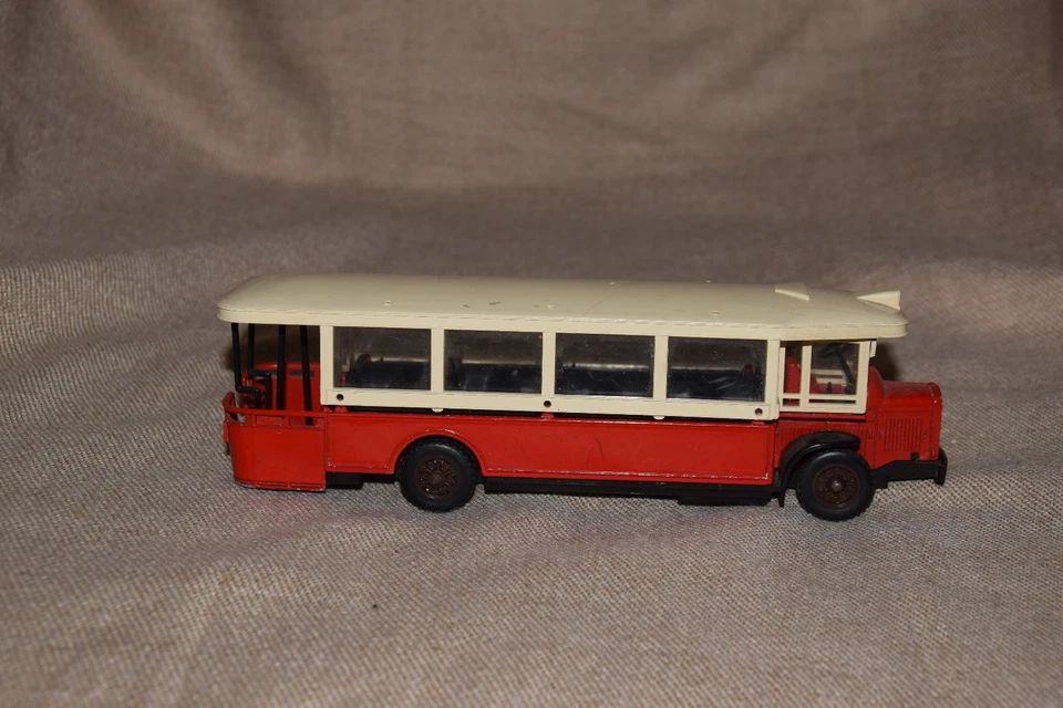 Autobus Renault  TN6C 1934 Solido 1/50 n.4401 6/80 Sgr.1  ^ - Immagine 3 di 4