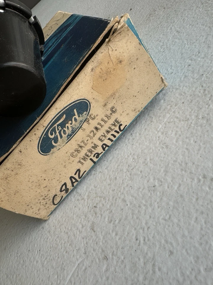 Válvula de control de vacío distribuidor de motor Ford Bronco 302 1968-1969 NOS  Foto 2 de 3
