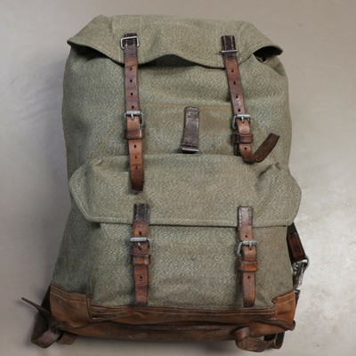 swiss salt & pepper backpack