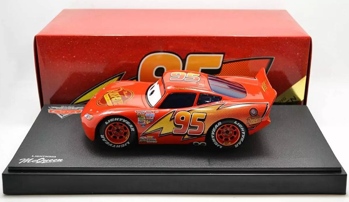 [matty collector.com】マックィーン　ダイキャストカー Amazon.co.jp: カーズ Matty Collector Toy マックイーン : おもちゃ
