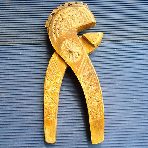 bois pince casse noix artisanat main syrie beaux décors 21x8x3