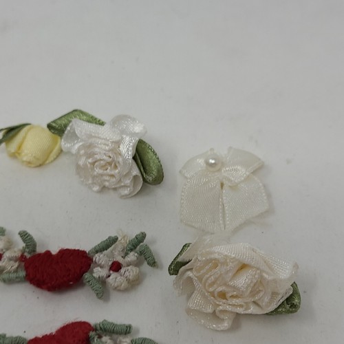PANNO BAMBOLA VINTAGE FIORI MINUSCOLI, TAGLIO CAPPELLO BAMBOLA, Archi - Foto 3 di 8