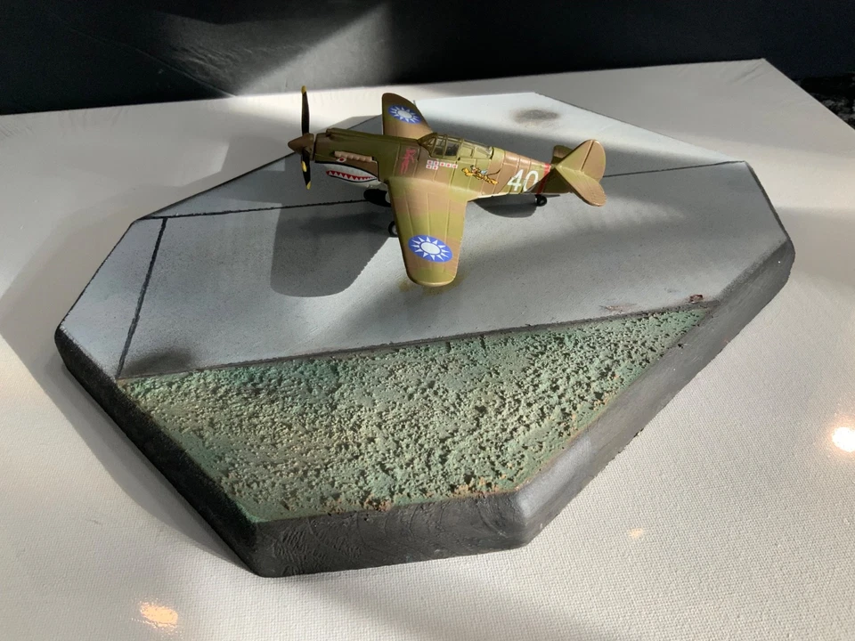 P-40B Warhawk AVG Flying Tigers escala 1/72 modelo fundido a presión fuerzas del valor usado en excelente estado Foto 4 de 4