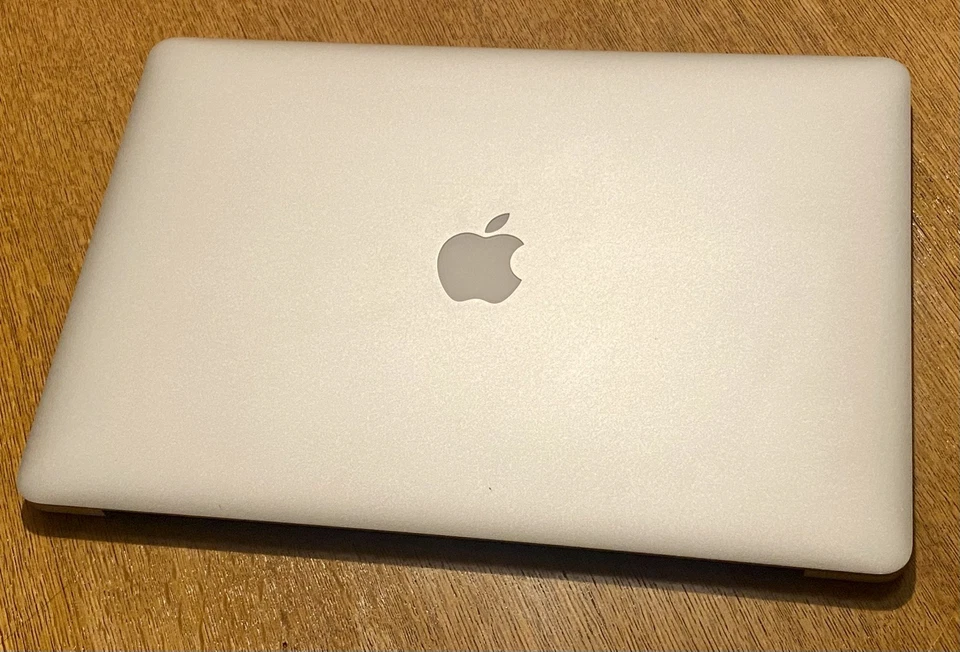 Apple MacBook Pro 15: Intel i7 16GB RAM 512GB SSD Radeon R9 M370X Mid-2015 A1398 - Image 2 of 4