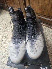 Under Armour Mens Spotlight MC 2.0 Football C...