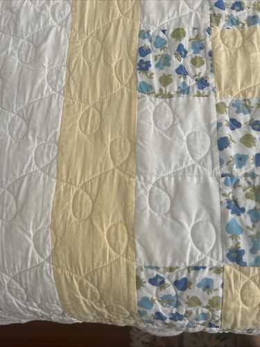 Vintage Patchwork Cutter Quilt 66" x 80" - Picture 6 of 20