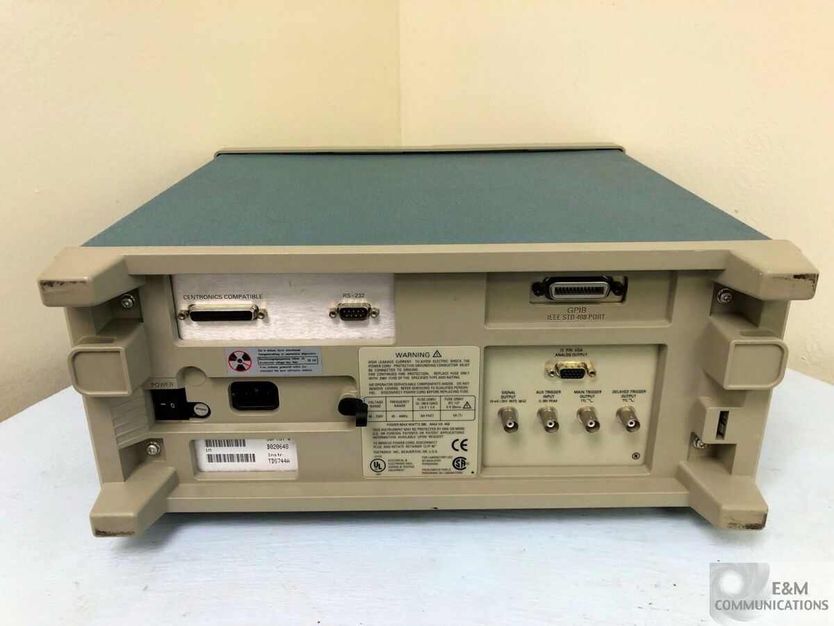 TDS 744A TEKTRONIX 4-CH COLOR DIGITAL OSCILLOSCOPE 500 MHz TDS 744A TEKTRONIX 4-CH COLOR DIGITAL OSCILLOSCOPE 500 MHz