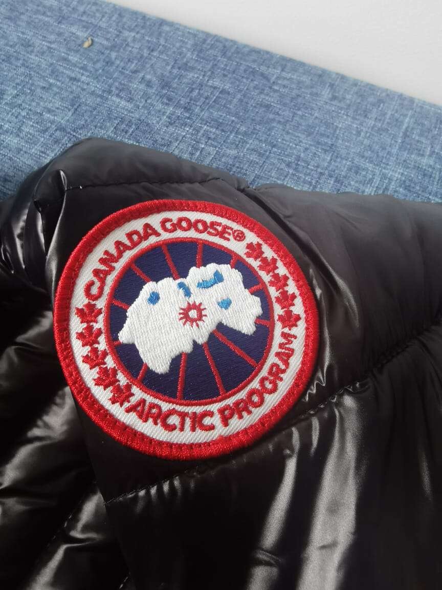 Canada Goose Hybridge Lite Hooded Jacket Size Medium BNWT RRP €725 image 2