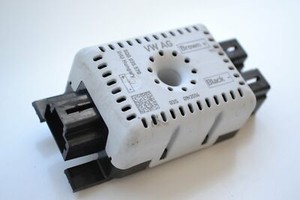 VW E-GOLF MK7 2015 RHD Radioantenne Antennenverstärker 5Q0035570 1567234