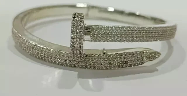 Brazalete brazalete de diamantes creados en laboratorio de corte redondo de 5 quilates enchapado en oro blanco de 14 quilates para hombre Foto 4 de 4