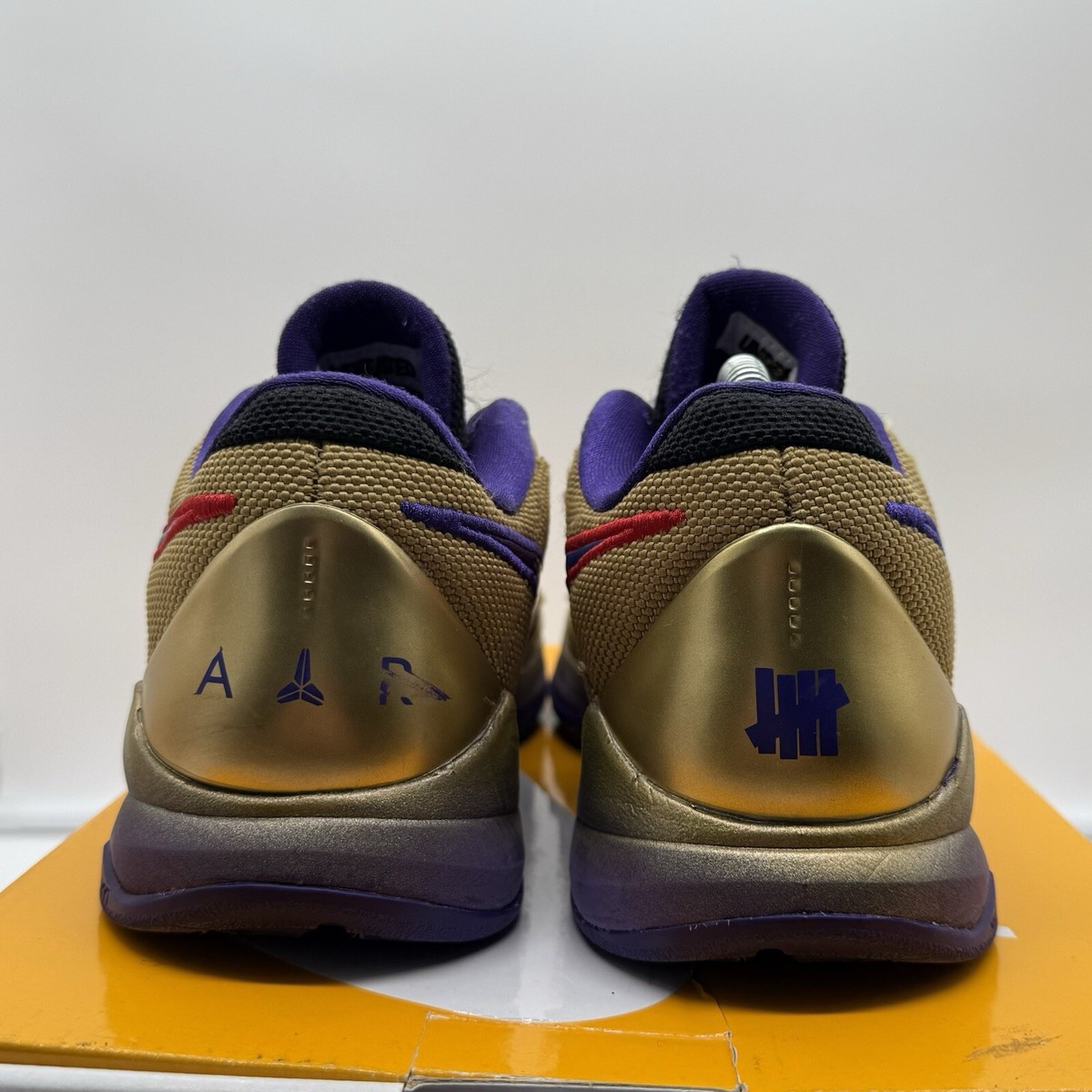 Size 7.5 - Nike Zoom Kobe 5 Protro x Undefeated Hall Of Fame