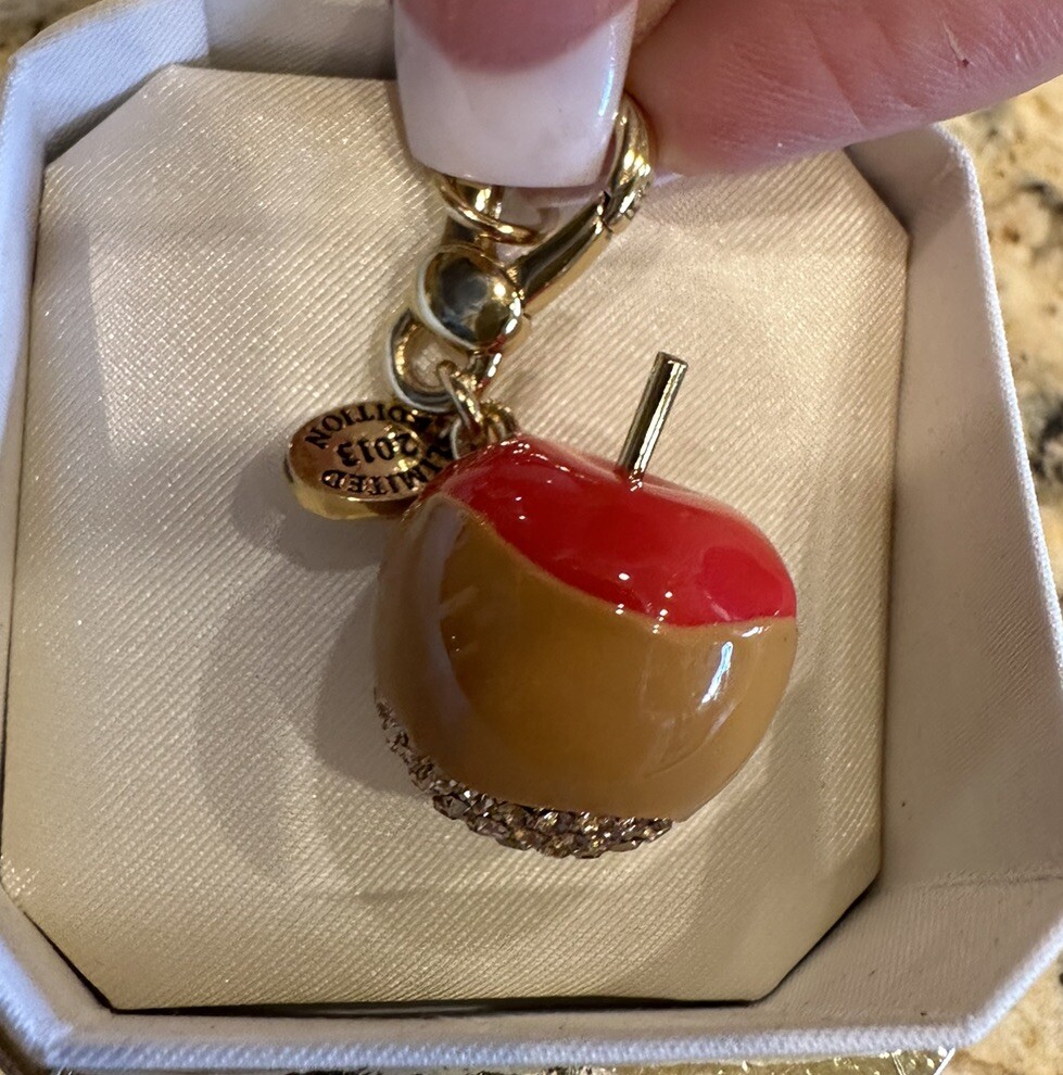 NWT RARE JUICY COUTURE 2013 LIMITED EDITION CANDY APPLE CHARM