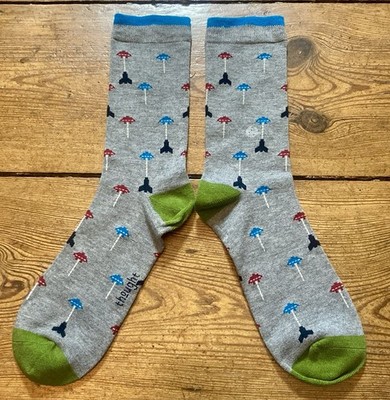 Thought Socken hellgrau in Atari Style 